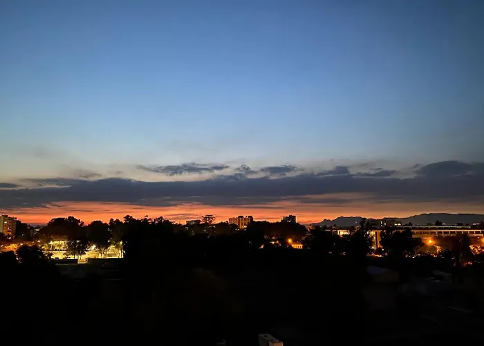 Warm Residence In The Heart Of The City Center - Balcony & View