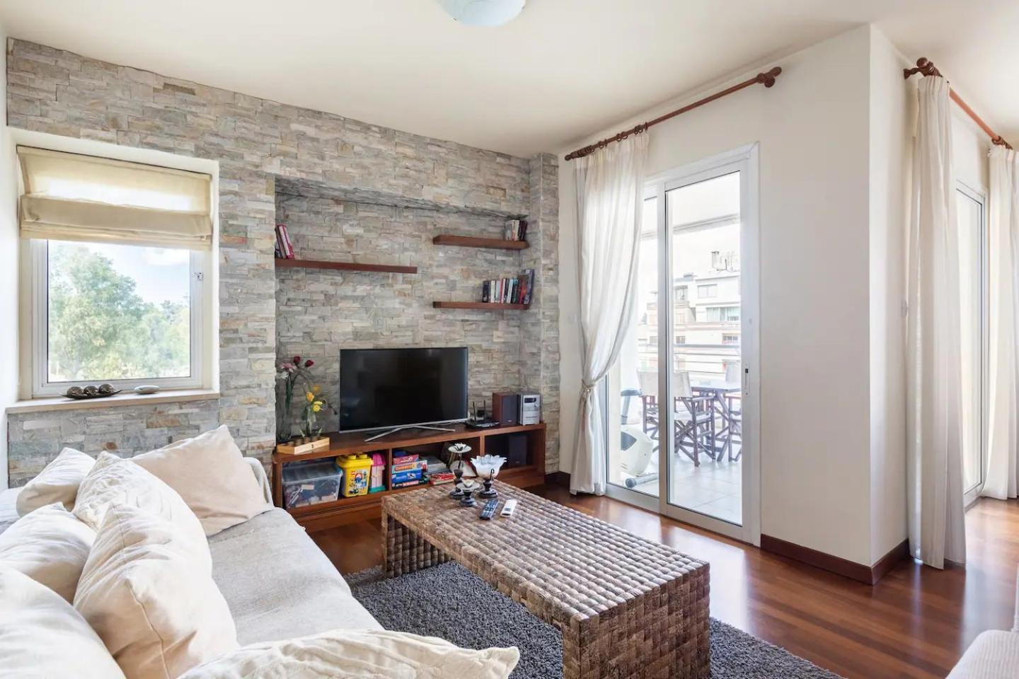 Warm In The Heart Of The Center - Balcony & View Nicosie